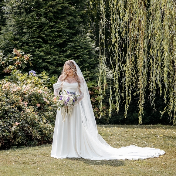 Meet your Posher, Dani! - Picture 1 of 9